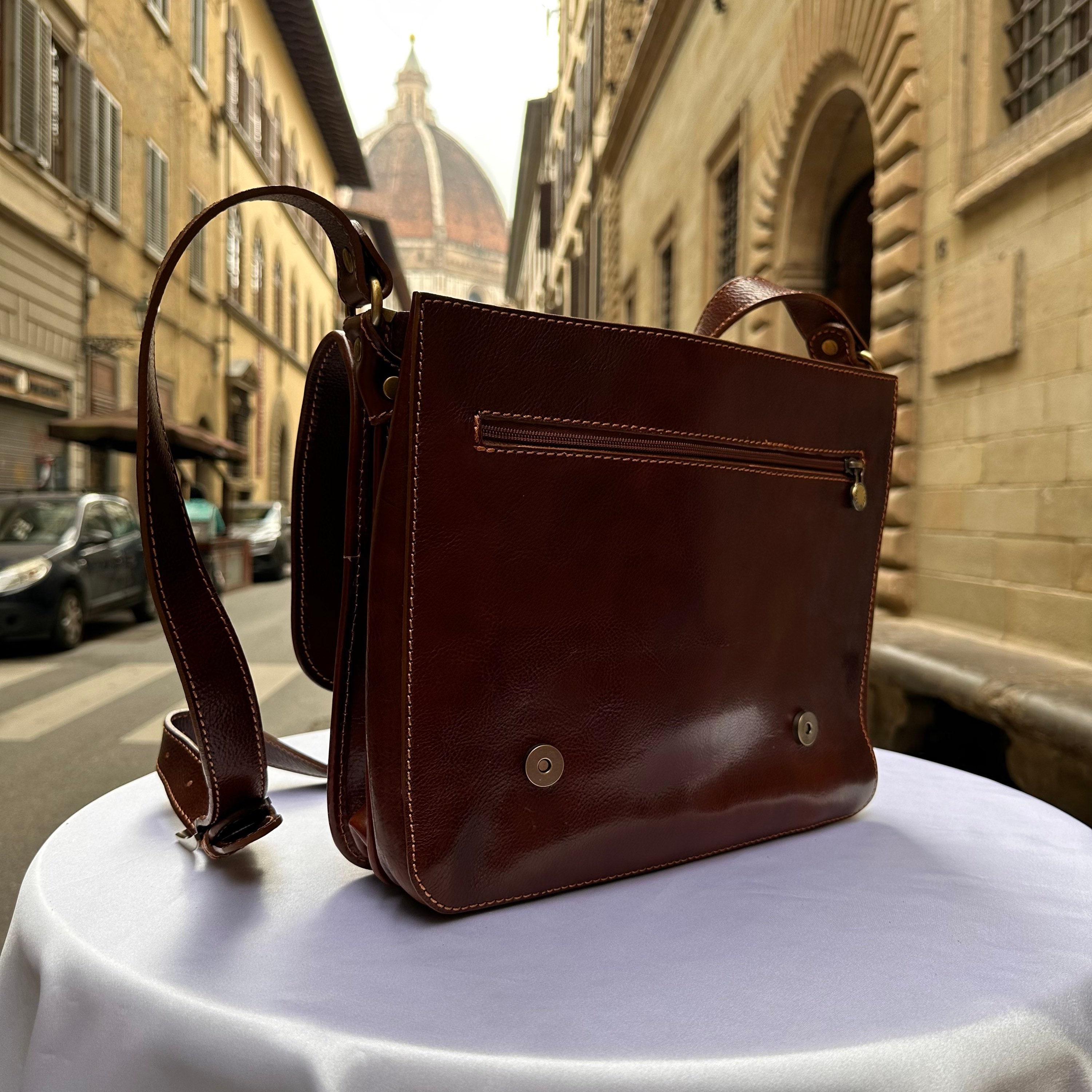 イタリア製レザーハンドメイドサッチェル(ユニセックス イタリア製レザーハンドメイドサッチェル(ユニセックス