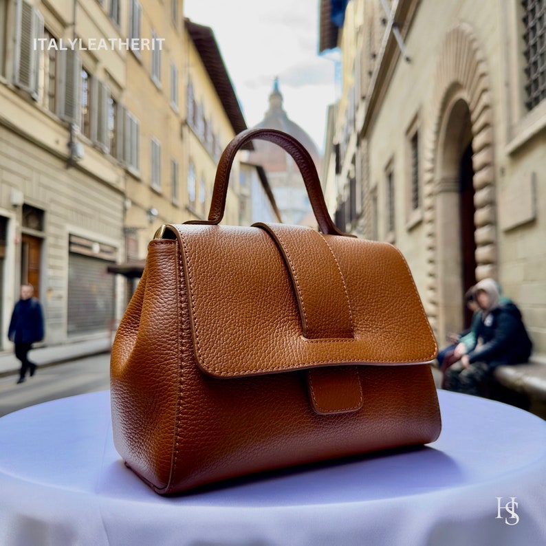 Handgjorda italienska läderväskor för kvinnor, elegant brun handväska, tillverkad i Italien bild 2