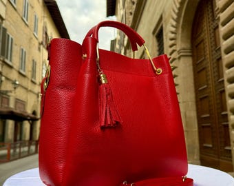 Handgefertigte Italienische Ledertasche: Elegante Rote Handtasche, Florence Craftsmanship