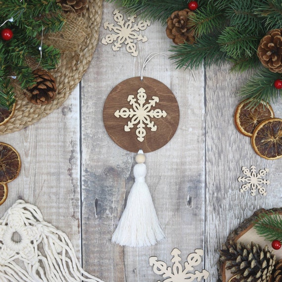 Rustic Snowflake Wall Hanging Winter Decor Farmhouse Christmas Decor Snowflake  Decor Festive Wall Art Winter Flatlay Prop 