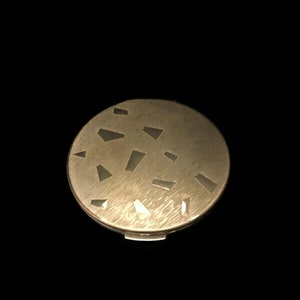 Vintage Stratton Powder Compact. Made in England. Brass/Gold color. Round shape.