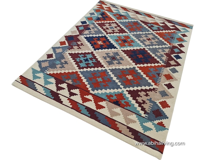 Hand Tufted Wool Rug: Geometric Kilim Design