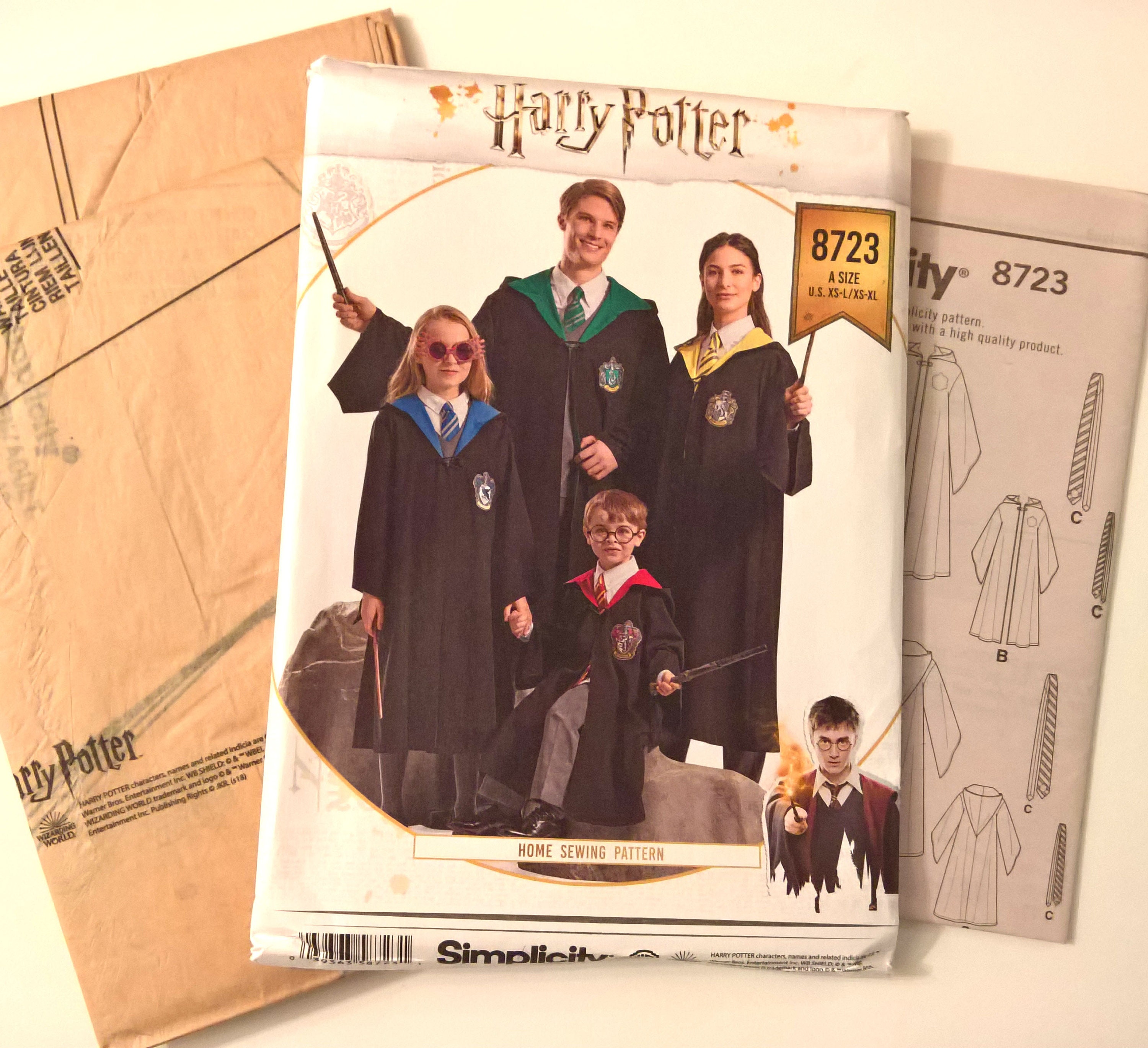 トーマスキンケード  3体セット S8723 Sewing Pattern Harry Potter Costume Unisex Child/teen