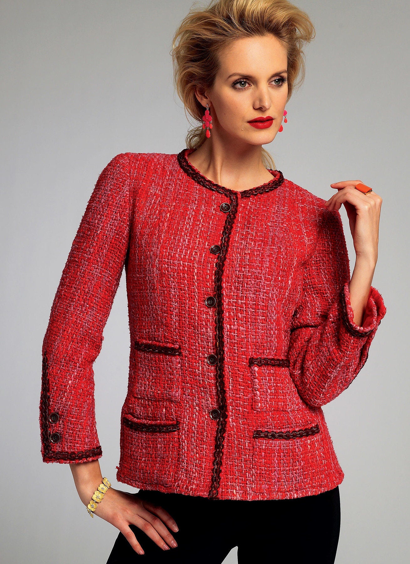 V8804 Vogue 8804 SEWING PATTERN Semi-fitted Lined Jacket