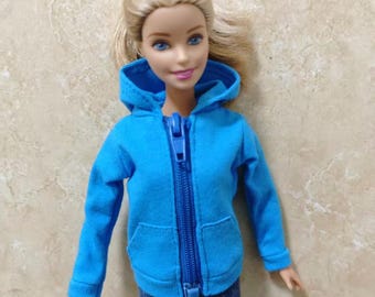 Casaco com capuz azul feito à mão para bonecas de 29 cm (encomenda personalizada)
