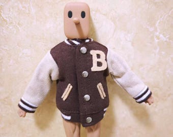 Chaqueta de béisbol marrón beige para muñecas hecha a mano, ropa para muñecas a escala 1/12.