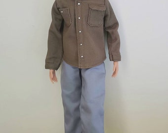 Camicia e pantaloni per bambole fatti a mano, vestiti per bambole da 12 pollici (ordine personalizzato) (i pantaloni hanno tasche vere)