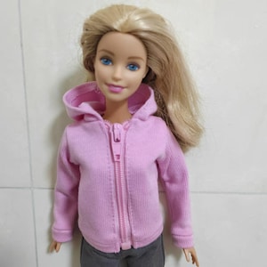 Sudadera con capucha rosa hecha a mano para muñecas de 12 pulgadas (con cremallera rosa claro)