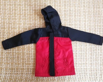 Muñeca hecha a mano negro y rojo cortavientos sudadera con capucha chaqueta ropa de muñeca para muñecas de 12"