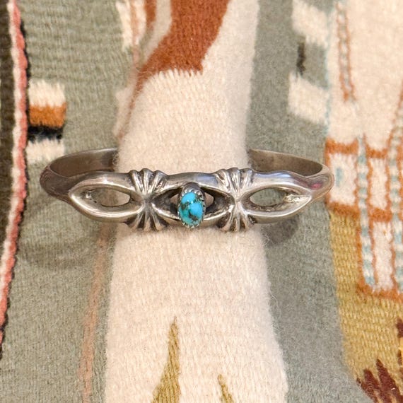 60+ Gram Highly Detailed Native American Navajo Sterling Silver Bracelet 60+ Gram Highly Detailed Native American Navajo Sterling Silver Bracelet