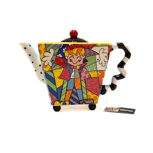 Romero Britto Large The Hug Teapot-New in Box-Giftcraft circa 2013