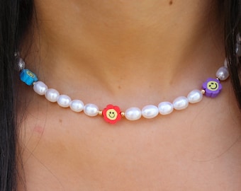 Smiley Flower Necklace