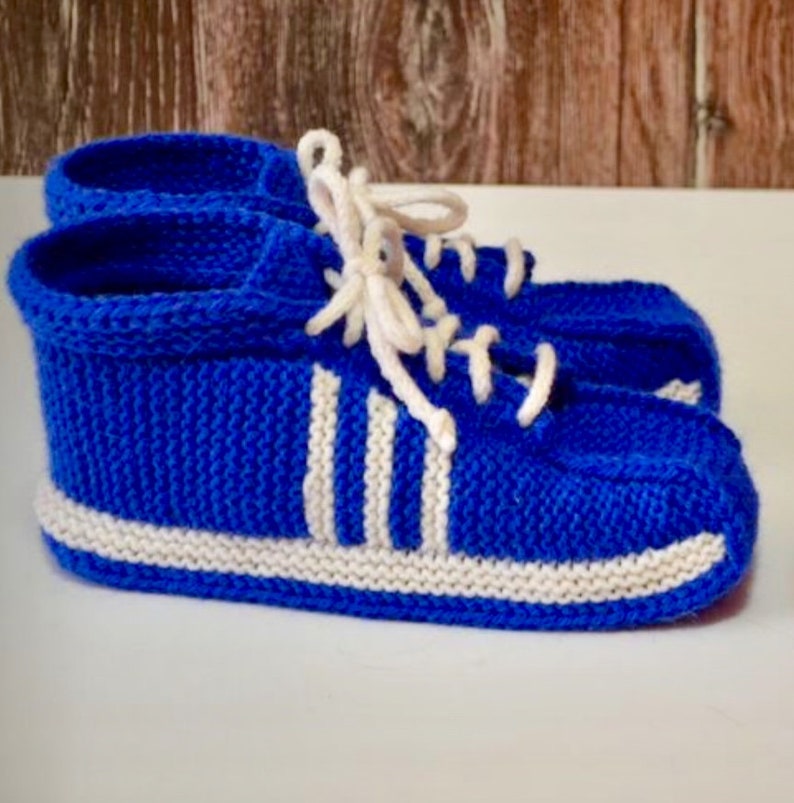 French written explanation French boss Model slippers -boots knitted for femm,man Pdf Patron -master class format pdf