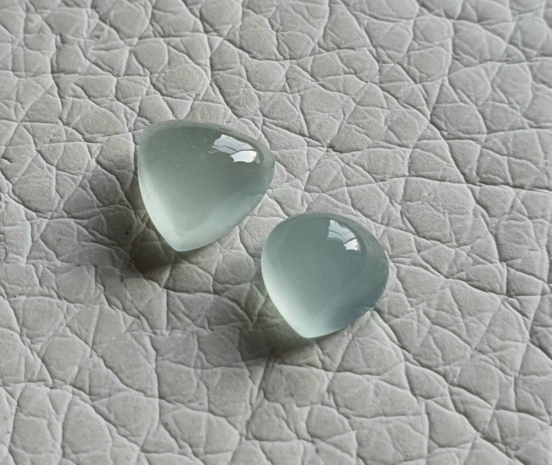 Greenish Blue Aquamarine loose gemstone. 2pcs Lot Aquamarine cabochon 10MM Trillion /& 9MM Heart