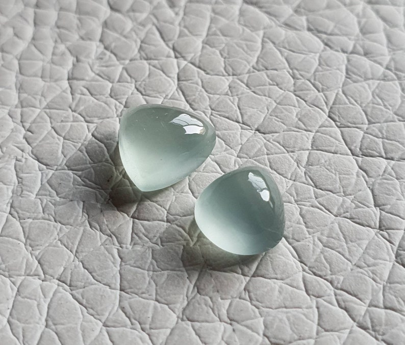 Greenish Blue Aquamarine loose gemstone. 2pcs Lot Aquamarine cabochon 10MM Trillion /& 9MM Heart