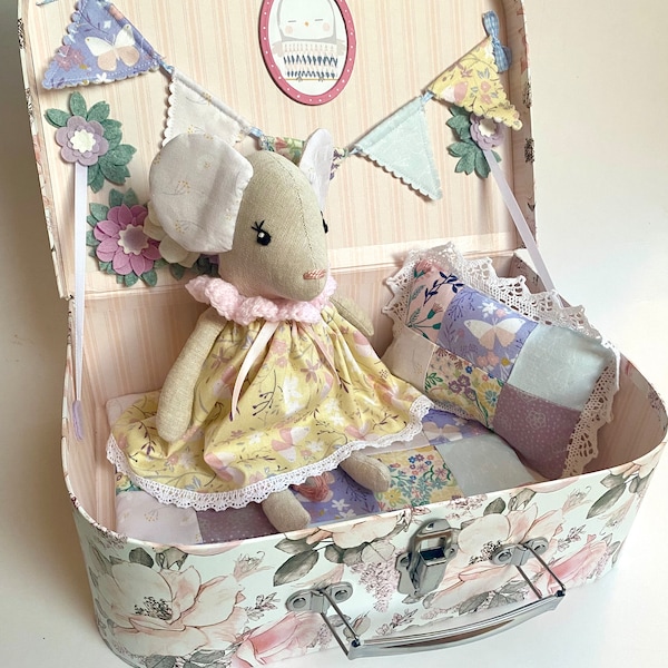 Mouse doll set , doll suitcase set , mouse house set , dolls house, handmade gift set , Handmade doll , heirloom doll set , doll wardrobe