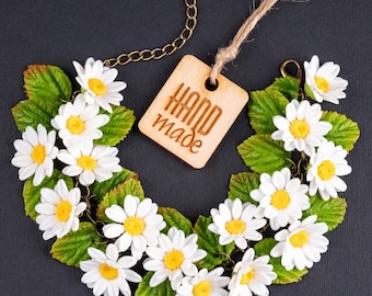 Pulsera de margaritas hecha a mano: joyería floral de arcilla polimérica