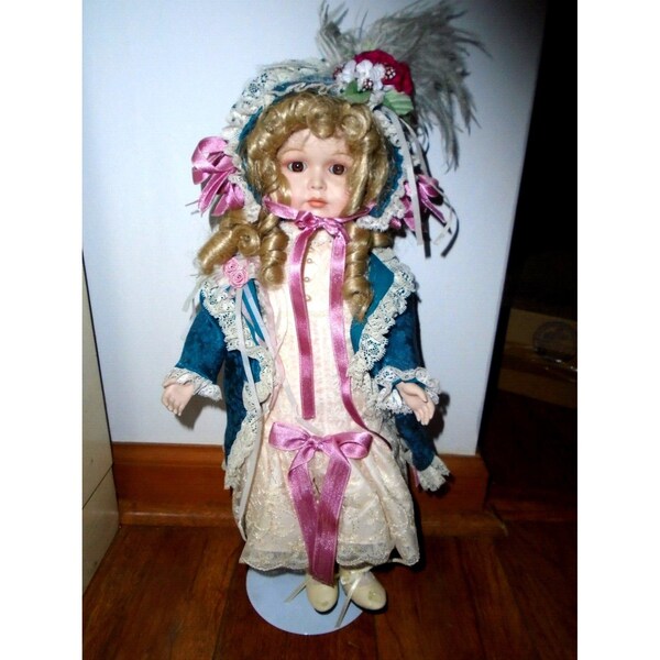 Patricia Loveless 15.5" Antique Reproduction MEIN LEIBLING Lucinda Doll Mint in box & Shipper COA