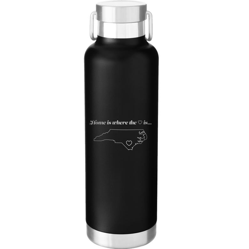 Custom Laser Etched NORTH CAROLINA HEART 24 oz Water Bottle Schwarz