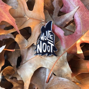 Wolfenoot Enamel Pin