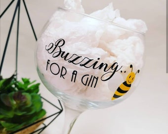 Bee gin glass, personalised gin glass, Gin gifts for her, bee lover gifts, Christmas gin gifts