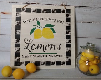 Lemon Sign, Buffalo Plaid Kitchen Sign, Lemon Decor, Summer Sign, Farmhouse Kitchen Decor, Spring Wall Decor, When Life Gives You Lemons