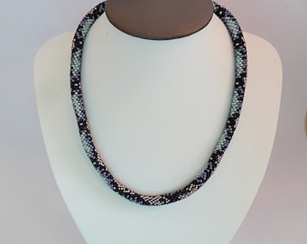 Elegante Perlenarbeit Saatperlen Häkelkette Grün Lila Schlangen Choker Schlangenhaut Halskette Geschenk für frau Python Haut Halskette