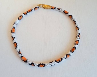 Collar de serpiente de crochet: gargantilla bohemia de cuentas, joyería hecha a mano