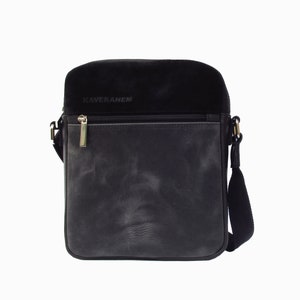 Sac noir pour homme. Sac en cuir fait à la main pour les hommes. Petit sac messager en cuir pour hommes. Petit sac à bandoulière pour hommes