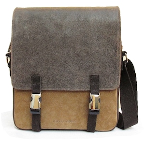 Sacs à rabat en cuir et coton. Sac à bandoulière pour les hommes. Sac Messenger en cuir, suède et coton lavé.