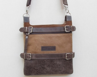 Waxed cotton and leather saddlebag. Leather and canvas crossbody bag. Leather and canvas saddlebag. Double shoulder bag.