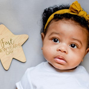 Baby&#39;s First Holiday Wooden Milestone Photo Prop Set