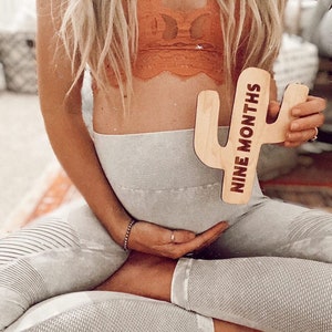 Marqueurs d'étape importante pour bébé cactus - cartes d'étape importante en bois pour bébé - cadeau de baby shower - accessoire photo mensuel - nouveau cadeau de bébé - premier an de bébé