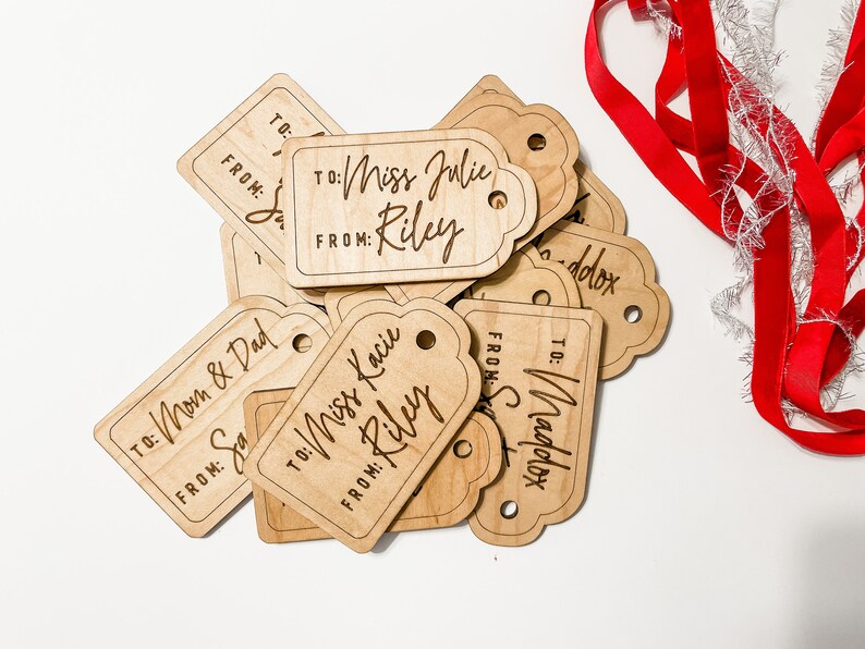 Personalized Wooden Gift Tag Custom Family Gift Tag Personalized Basket Tag Large Gift Tag Gift Embellishment Reusable Name Tag image 3