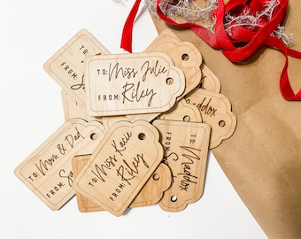 Personalized Wooden Gift Tag - Custom Family Gift Tag - Personalized Basket Tag- Large Gift Tag - Gift Embellishment - Reusable Name Tag