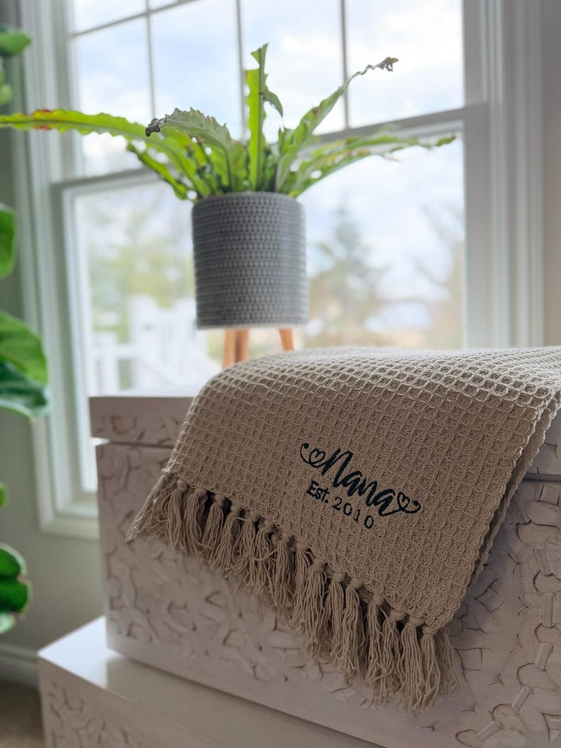 Embroidered Waffle Blanket, Custom Name Throw, Personalized Mom Gift image 2