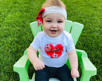 Glitter Infant/Toddler St. Louis Cardinals Baseball Heart Appliquéd Onesies, St. Louis Cardinals Baby Clothes, bodysuit, MLB