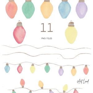 Op de afbeelding: Een set van 11 aquarel illustraties van pastelkleurige gloeilampen. De gloeilampen zijn gerangschikt in een string en individueel. De tekst "11 PNG BESTANDEN" is opgenomen in de afbeelding.