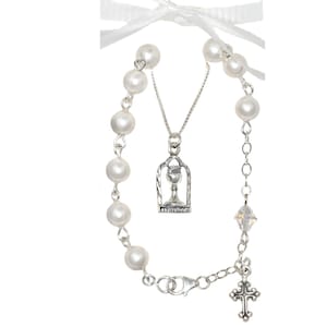 Presente de Primeira Comunhão - Colar de Prata Esterlina Sagrada Eucaristia, Pulseira de Rosário Ajustável de Comunhão de Pérolas de Água Doce, um Cartão Sagrado de Nossa Senhora