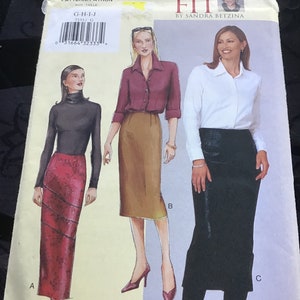 VOGUE, Designer Sandra Betzina, Misses & Misses Petite, Skirt, Waist Sizes 41 1/2" , 44 1/2, 47 1/2, 50 1/2 inches, Pattern 7333, uncut.