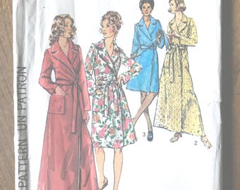 Simplicity Women/Misses Robe in 2 Lengths, Size Small (8-10), Bust 31 1/2-32 1/2 inches, Pattern 5989, Uncut