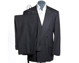 44R Vintage 90s Bill Blass Double-Breasted Gray Pinstriped Wool 2-Piece Suit 38x31 Trousers (Size XL)