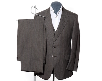 42R Vintage Arnie Brown Nadelstreifen Dreiteiliger Anzug aus Wollmischung 37x30 Hose Weste Jacke Größe L