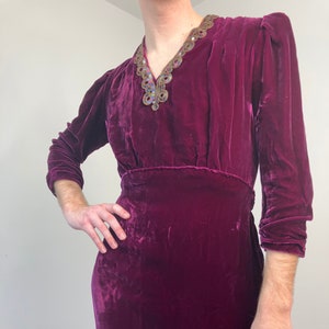 30s/40s Berry velvet dress with sequin accents