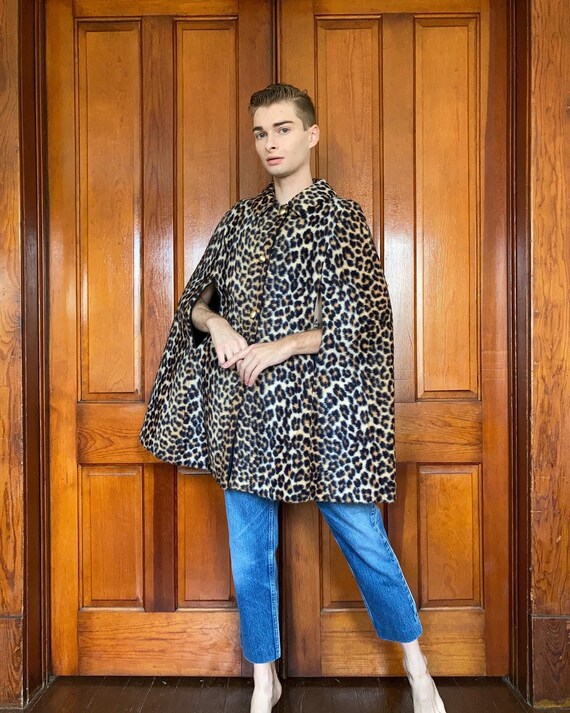 60s / 70s Faux fur leopard cape