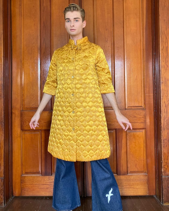 60s Deadstock quilted floral damask house coat