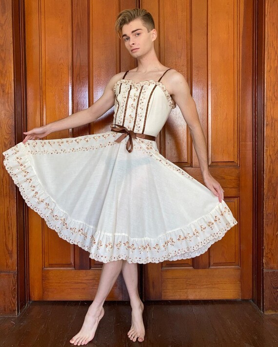 70s Embroidered prairie dress