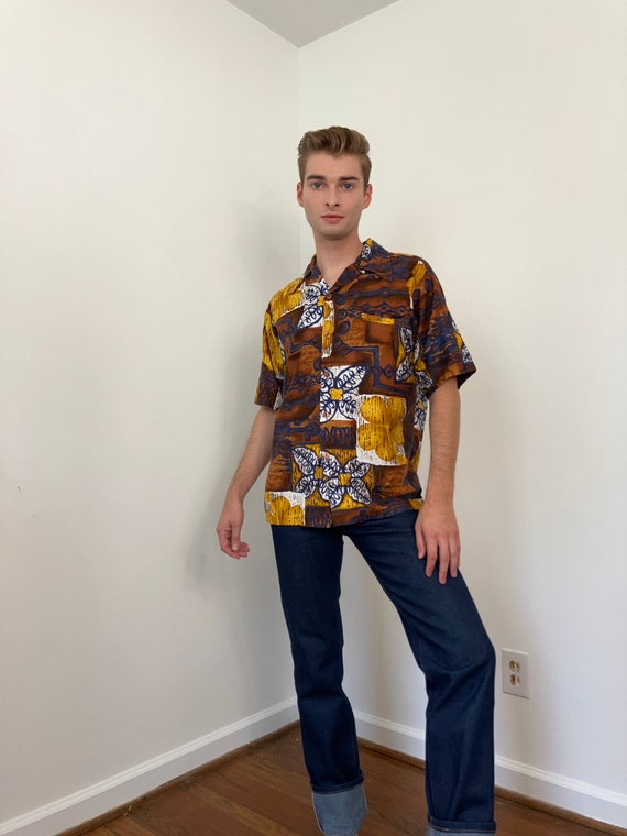 70s Hawaiian shirt - image 2