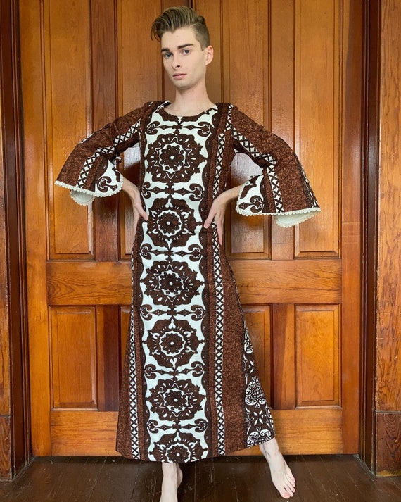 70s Bell sleeve Hawaiian dress