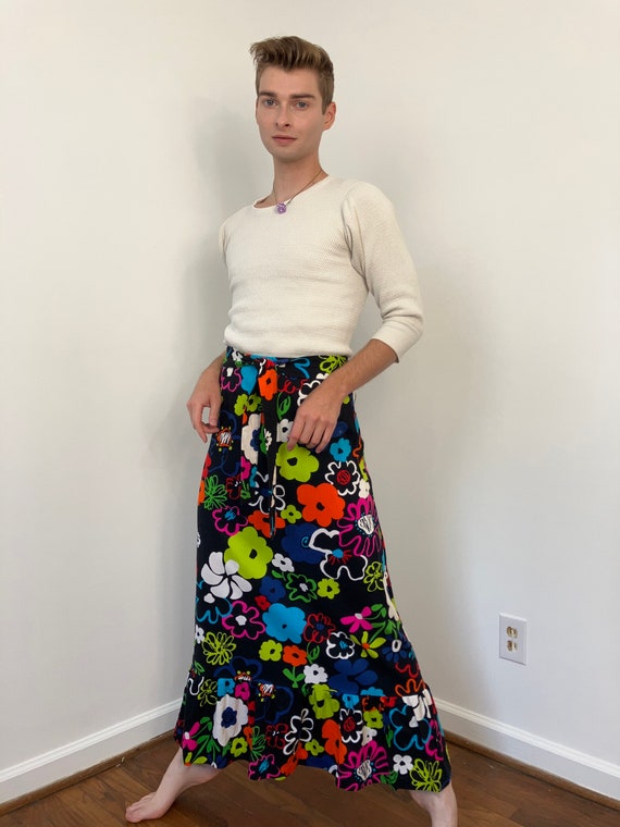 60s/70s Dark floral print skirt